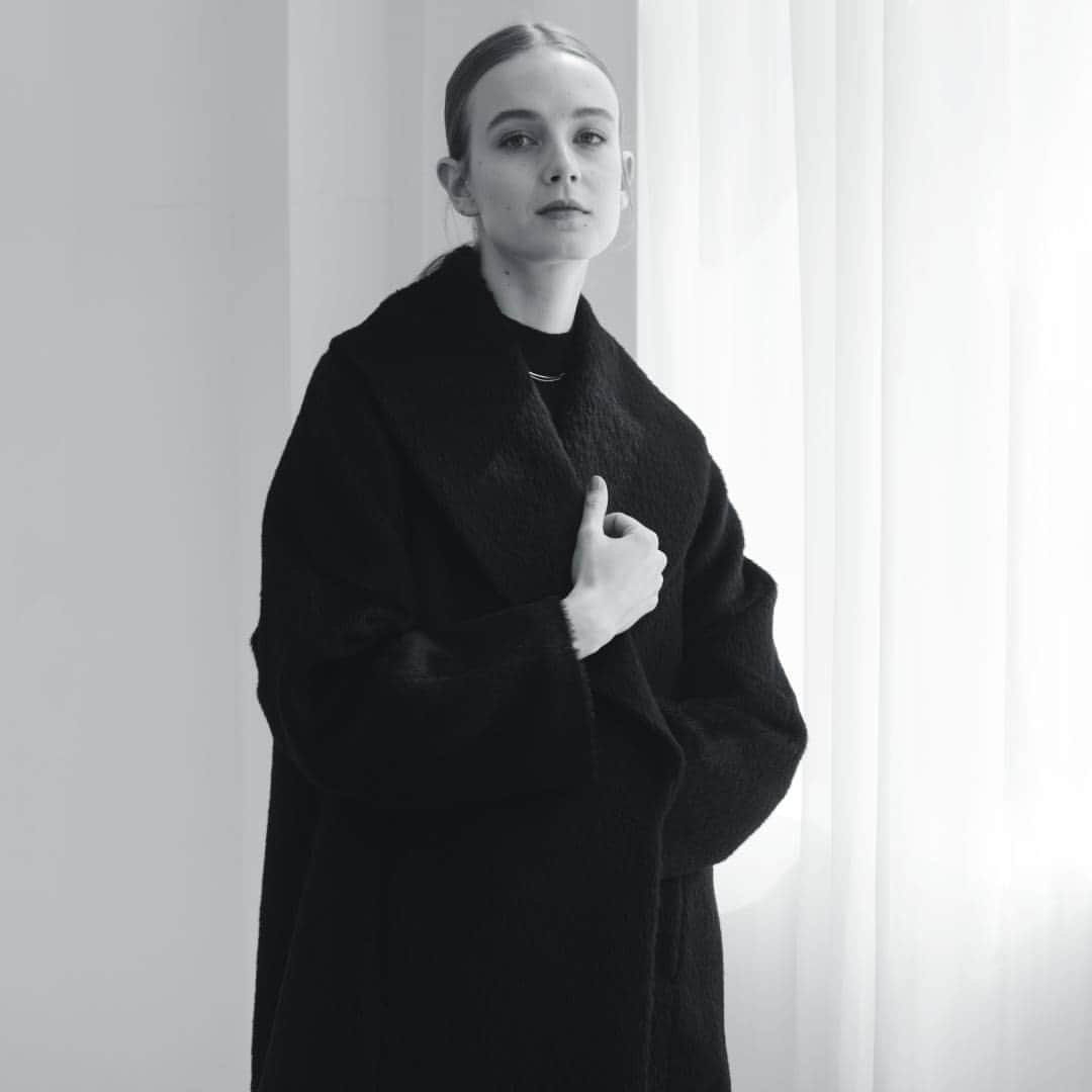 ANAYIさんのインスタグラム写真 - (ANAYIInstagram)「一部店舗限定販売。essence of ANAYI / Winter Collection 2023「dualité」 店頭にてぜひお試しください。  ※ANAYI OFFICIAL ONLINE　STOREでのお取扱いなし。  #ANAYI #アナイ」11月10日 21時00分 - anayi_official