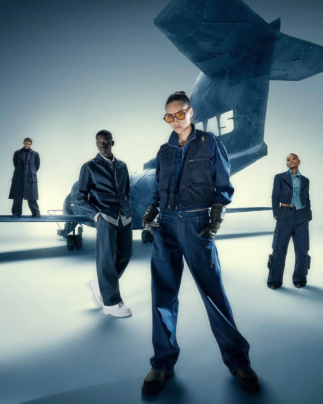 G-Star RAW Japanのインスタグラム：「Introducing RAW Research. G-Star RAWが誇る、こだわりの職人技で作られたコレクション。 なんばパークス店にて、本日から発売です。  #GStarRAW #GStarRAWjapan #ジースターロゥ #denim #デニム」