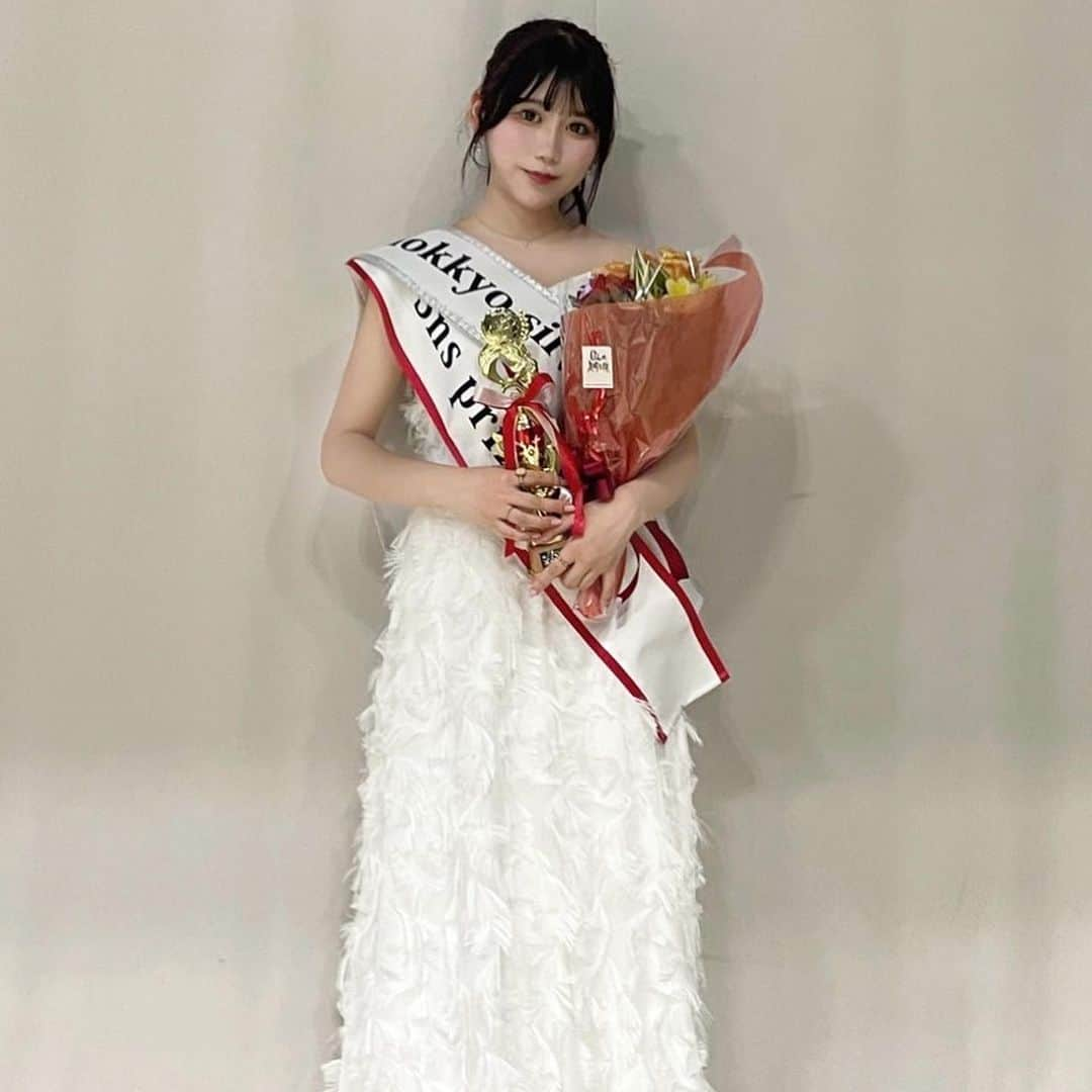 三浦夏月のインスタグラム：「DU contest 2023  no.4 吾田菜々梨さん⋆ ˚｡⋆୨୧˚  DU contestはファイナリストの個性を輝かせることを目標に運営しております。 コンテスト当日の皆さんはとてもキラキラしていて素敵でした🪽♡  吾田菜々梨さんはDU contest 2023準グランプリを受賞されました˙˚ 𓆩 ♡ 𓆪 ˚˙おめでとうございます㊗️  吾田さん‪には特技発表としてダンスを披露して頂きました🪄🎀  応援して頂いた皆様ありがとうございました(^_ ̫ _^）   #コンテスト #獨協大学 #ducontest #2023 #学園祭 #雄飛祭 #雄飛祭2023」