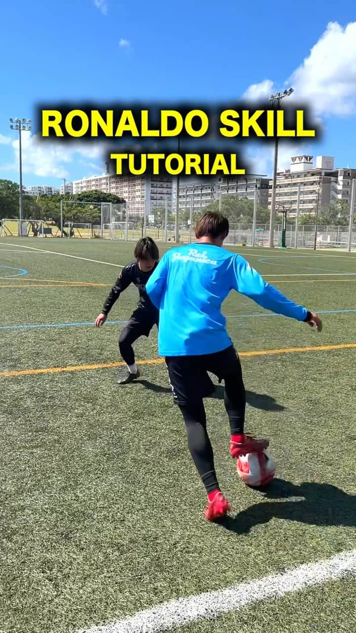 koheiのインスタグラム：「Who can do this foot trick?😆 #soccer #football #skills #サッカー #ドリブル#レガテドリブル塾 #REGATEドリブル塾 #ドリブル塾」