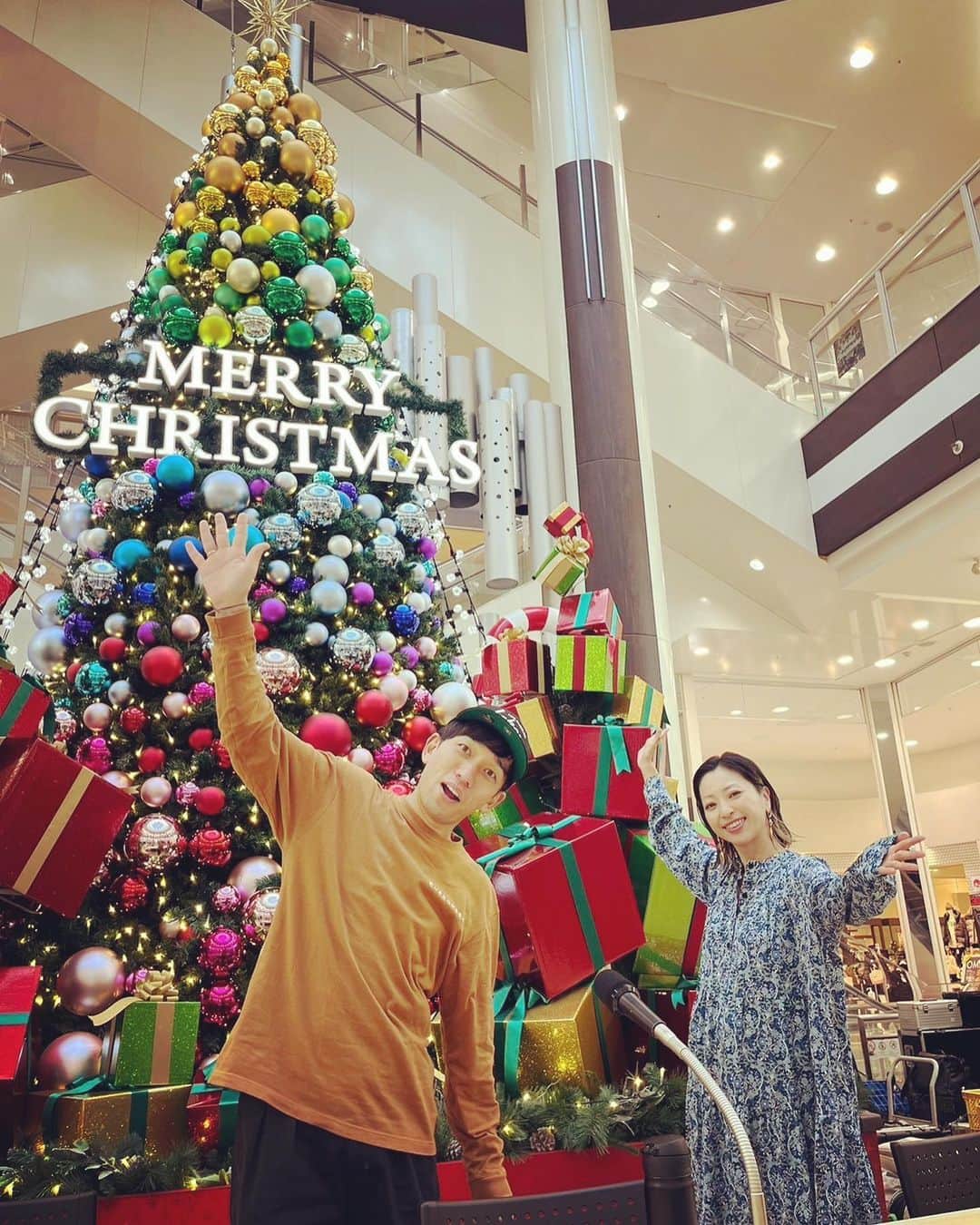 わたなべだいすけのインスタグラム：「2023.11.10  K-MIX「LIFE!LIFE!LIFE!」セキスイハイム東海プレゼンツ イオンモール浜松市野から出張公開生放送でした！たくさんの人が入れ替わり立ち替わり観てくれてうれしかったです！  子供たちもたくさん観に来てくれました！ありがとう！ 楽しいことだけ考えて、いっぱい遊んで元気でいてね！  みんないつもありがとう！  さえちゃん、誕生日おめでとう！  #kmix_life」