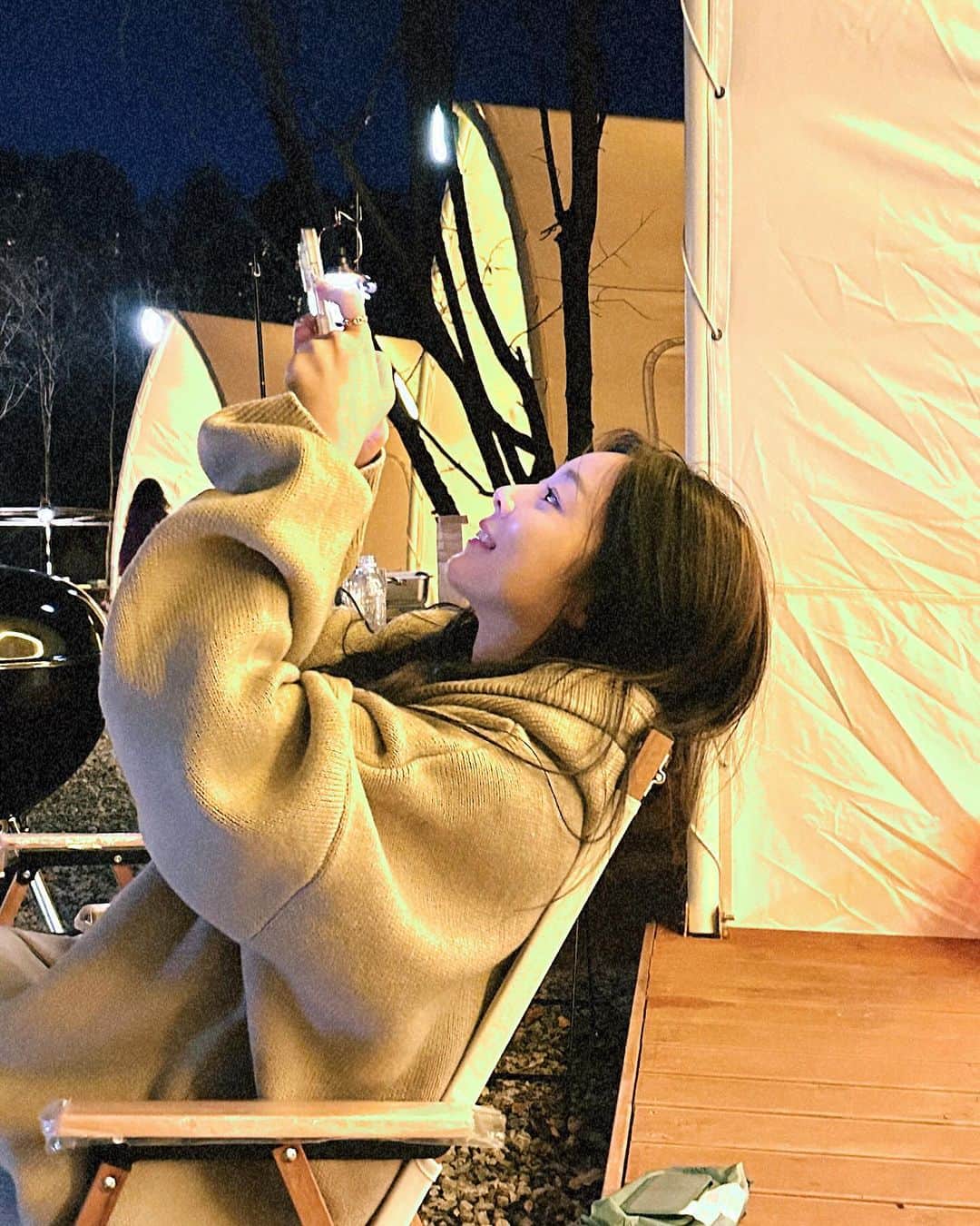 ユ・ボファのインスタグラム：「낭만⛺️🔥」