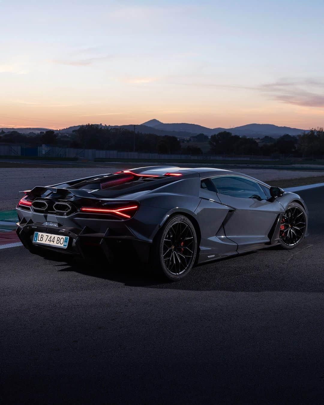 ランボルギーニさんのインスタグラム写真 - (ランボルギーニInstagram)「What happens when thunder and lightning sculpt a masterpiece? Lamborghini Revuelto.  #Lamborghini #Revuelto #FromNowOn __ The vehicle is not yet offered for sale and is therefore not subject to Directive 1999/94/EC. The fuel consumption and emissions data is in the type approval stage」11月10日 18時42分 - lamborghini