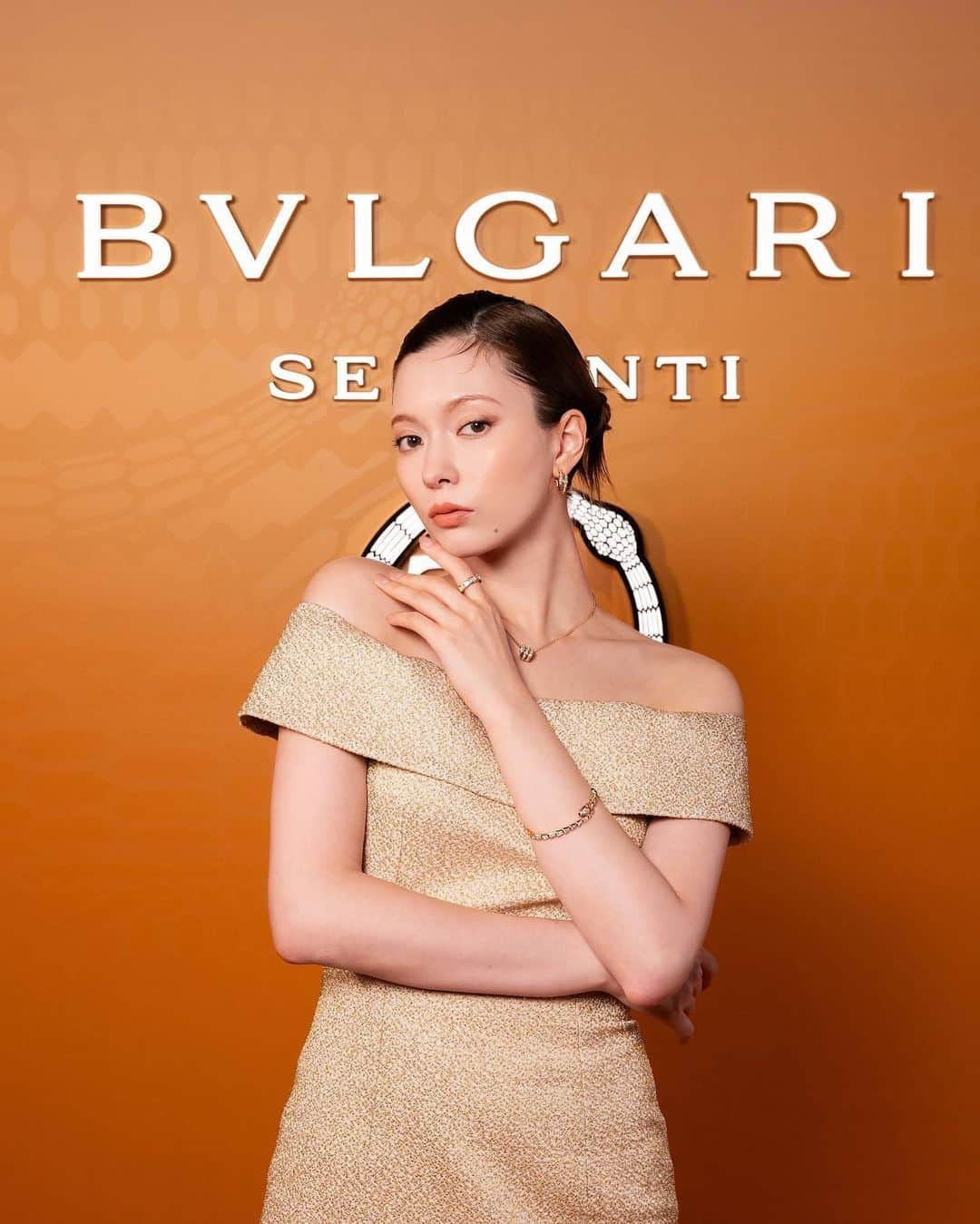 八木アリサさんのインスタグラム写真 - (八木アリサInstagram)「BVLGARI Serpenti 75周年を記念した "時を超えて紡がれる無限のストーリー展"へ  歴代ジュエリーの展示や、 セルペンティをテーマにした現代アーティストとの 様々なコラボレーションアート作品が楽しめます。✴︎  事前来場予約の上、皆さまもこの機会に是非。☺️  @bulgari  #PR #Bulgari #BulgariJewelry #Serpenti #Serpenti75」11月10日 18時42分 - alilouss