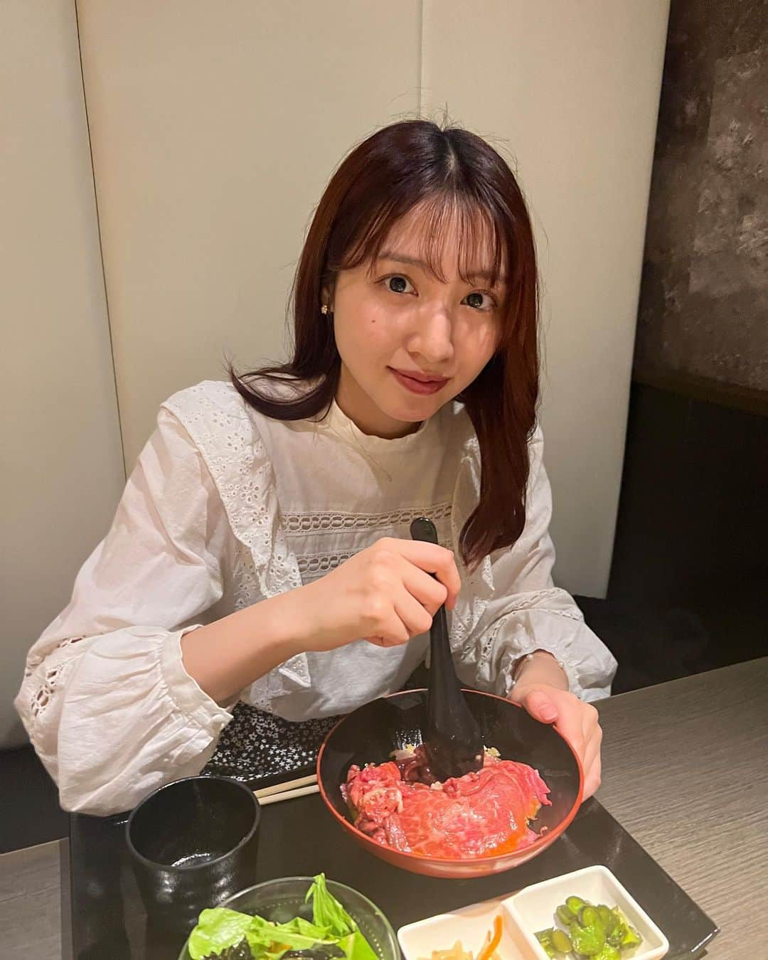 青島妃菜さんのインスタグラム写真 - (青島妃菜Instagram)「色んなの詰め込んだ！！ 今年は両親の結婚記念日のお祝いに参加できたり 新作のスタバ飲んだり 美味しいご飯食べたりと、、だいぶ食欲の秋を謳歌してます🍂 週末は冷えるみたいだからみんな気をつけるんだぞ！！」11月10日 18時52分 - hina1226_01