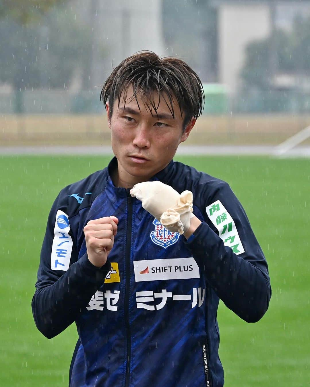 ヴァンフォーレ甲府のインスタグラム：「. 1110  #training . #鳥海芳樹 #林田滉也 #井上詩音 #松田陸 #長谷川元希 #神谷凱士 #内藤大和 #蓮川壮大 #野澤陸 #山内康太 . #vfk #ヴァンフォーレ甲府 #疾風怒濤 #Unite for the next #ventforet #VENTFORETKOFU #ventforetkofu #山梨 #soccer #football」