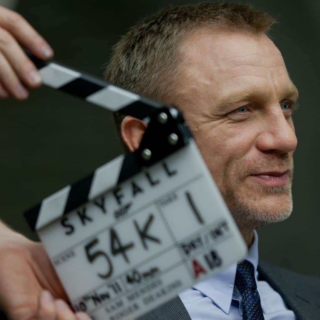 James Bond 007のインスタグラム：「Zoom in on the clapperboard. Bond meets Mallory in M’s office in SKYFALL, filmed 12 years ago today.」