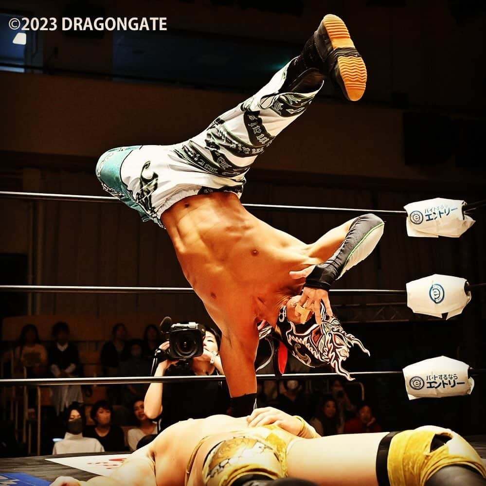 ドラゴン・キッドのインスタグラム：「#ニーアンドニー #マックス #11月9日 #後楽園ホール #DRAGONGATE #ドラゴンゲート #dragonkid #ドラゴンキッド #東海市ふるさと大使 #プロレス #prowrestling #プロレスラー #prowrestler #ドラゲー愛を語りたい #DRAGONGATENETWORK」