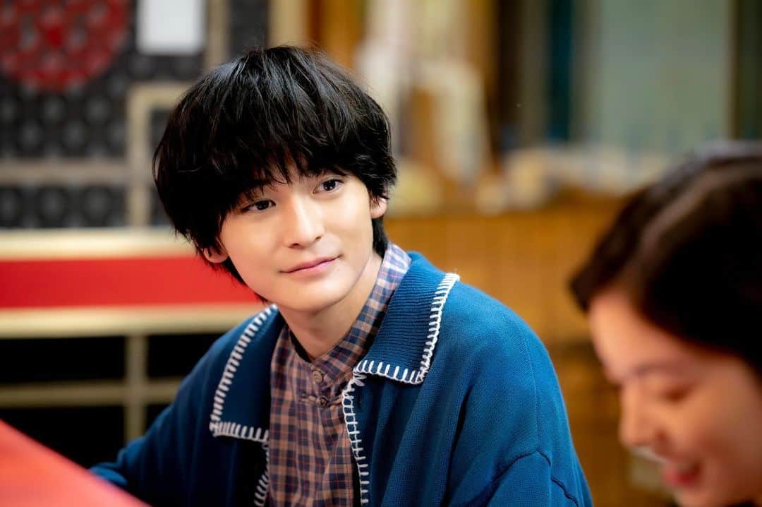 フェルマーの料理のインスタグラム：「◤#フェルマーの料理 あと3️⃣時間◢  今夜放送の第4話の場面写真を 一足先に公開しちゃいます…！🤫♡  岳(#高橋文哉)はプロの料理人になれるのか…  #志尊淳 #小芝風花 #板垣李光人  𝗘𝗽𝗶𝘀𝗼𝗱𝗲.𝟬𝟰 今夜10時放送！🎬」