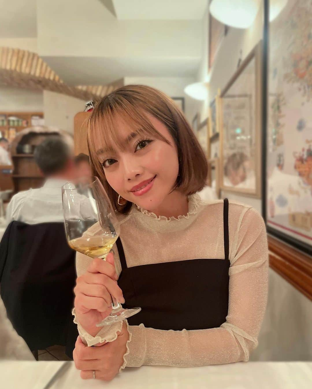 石川あんなさんのインスタグラム写真 - (石川あんなInstagram)「33歳になりました🎂🧡  ゾロ目って縁起良さそうでなんか嬉しい🥹 32歳も色々なことがありましたが 愛するポニーと、あっ！ハニーと、友達と家族 周りの方々に感謝です🫶  昨日は恵比寿で映画見て大好きな目黒のイタリアンに行って楽しい前夜祭でした！ 夜に家で踊ってたら、はずみでゆうたくんの鼻に指突っ込んで鼻血を出させてしまいました！！ 33歳はそんなことがないようにしたいです！  #誕生日 #ゆってぃ #嫁ってぃ」11月10日 19時09分 - anna_iskw