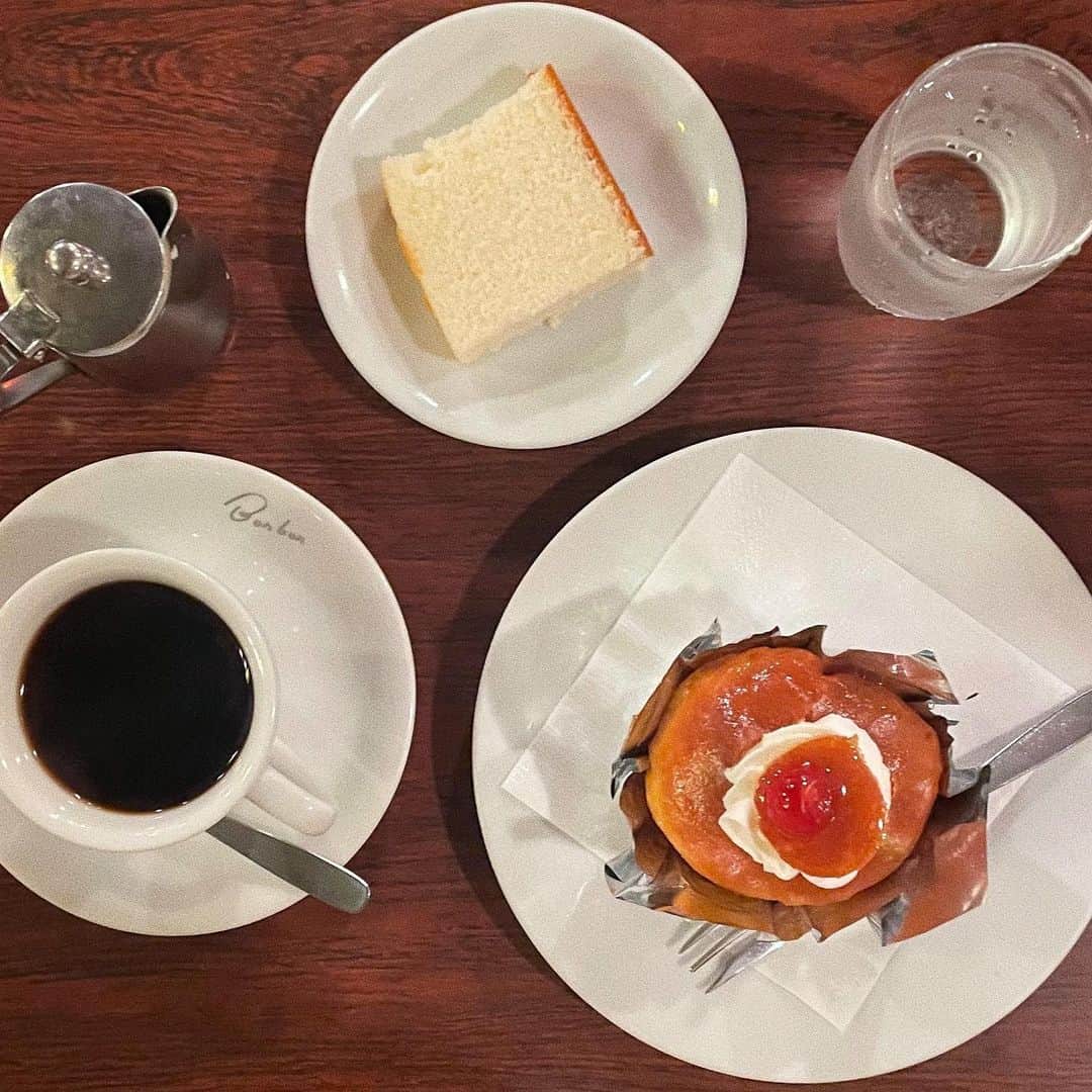 松尾レミさんのインスタグラム写真 - (松尾レミInstagram)「私の朝活はボンボンのコーヒーとサバラン」11月10日 19時02分 - remimatsuo