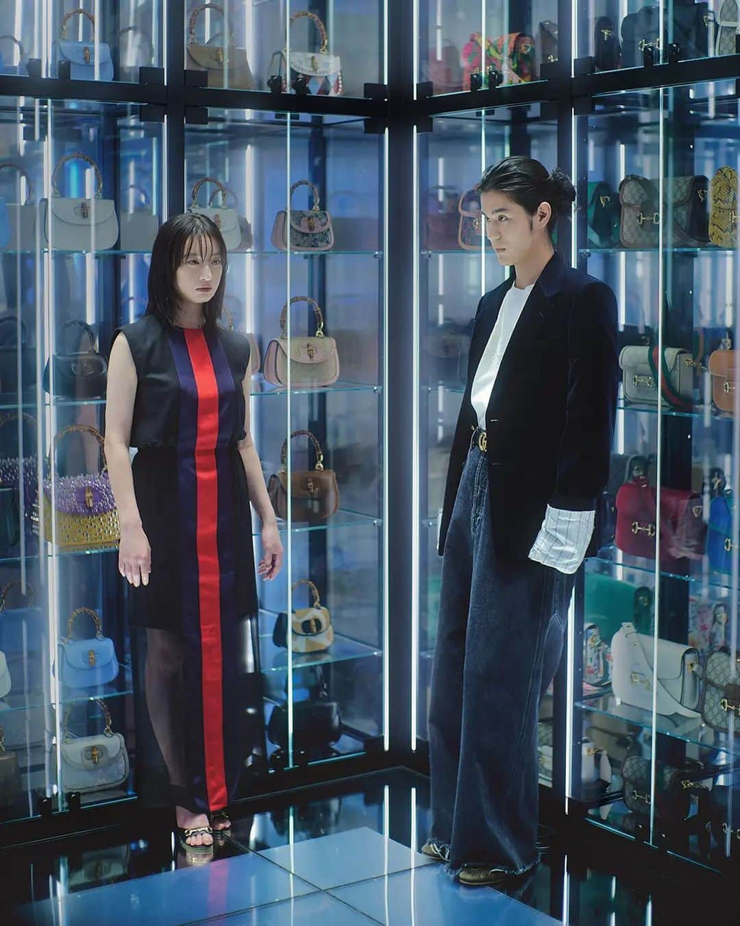 ginza magazineのインスタグラム：「フィレンツェで開催された話題の展覧会『GUCCI VISIONS』が日本に上陸。102年に及ぶクリエイティヴィティを、アーカイヴとともに遊び心たっぷりに表現。時を超え紡がれる〈グッチ〉の創造的な対話を、門脇麦さん、寛一郎さんとともに楽しむ。 #GucciVisions #GucciGinzaGallery #GucciJackie1961 #GucciHorsebit1955 #pr」