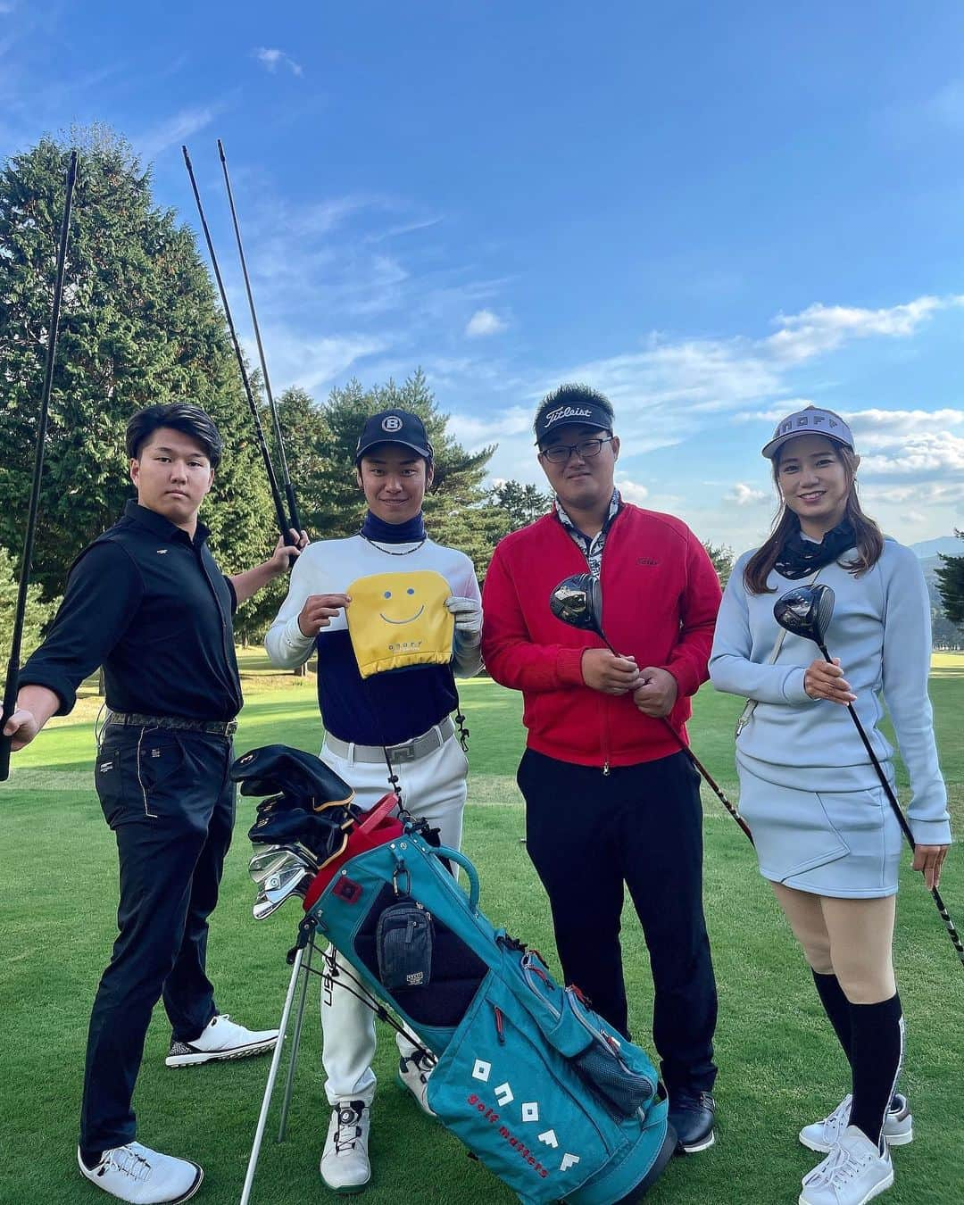 なみさんのインスタグラム写真 - (なみInstagram)「2年前のリベンジ対決😆 皆んなレベルアップして最強🔥⛳️ 私は2年前より2キロ増量したかな😆🫢笑  本日20時から動画アップされます✨ 皆んなのサイン入りのキャディーバックとバイザーのプレゼント企画があるので、誰が優勝するか当てて応募して下さい🏆🫶　2話目が始まるまでが応募期間となります✨1週間くらい？🫶  オノフKUROの新作の良さも皆んなが打って見せてくれます✨気になっている方は是非見てみてね🤓💛 @club_onoff  @nabe_onoff   youtubeの概要欄から応募出来るよお〜  是非見てみてくださいっ✨  篭坂撮影もやっぱり綺麗で最高のゴルフ場でした🫶 次の日もプライベートで行ってしまいましたww @fujikagosaka36.g.c_golf   #オノフ　#オノファー　#onoff  #ゴルフ #ゴルフウェア #ゴルフ女子 #ゴルフ好き #ゴルフ大好き #ゴルフスイング #ゴルフバカ #ゴルフ好きと繋がりたい #ゴルフ仲間募集中 #ゴルフコーデ #ゴルフ初心者 #ゴルフ#ゴルフ場 #golf #golflover #japanesegirl #japan #골프 #골프여자 #골프스윙」11月10日 19時22分 - nami73_golf