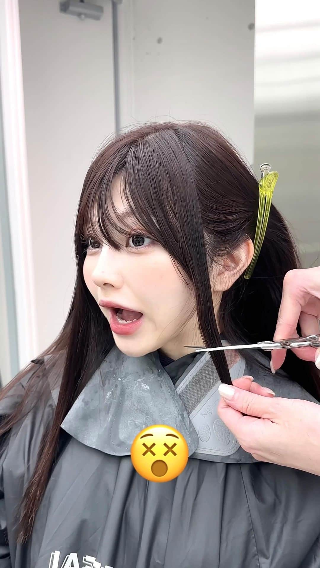 茄子はるのインスタグラム：「😵❔❕  ・  髪の毛がーーーっ🥹🩷🩷  人生初のレイヤーカット似合う？？！   #Japanesehair #hairarrange #japanesegirl #layer #ootd #anime #kimono #レイヤーカット #ウルフカット #ヘアアレンジ #渋谷」