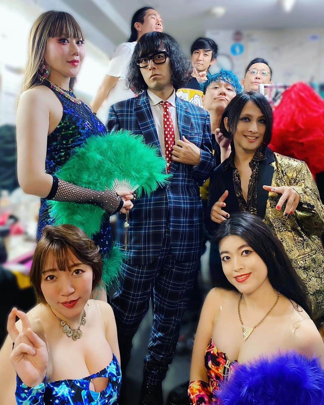 益子寺かおりさんのインスタグラム写真 - (益子寺かおりInstagram)「ベッド・イン2マンシリーズ #炎のねるとん3本勝負 3本目！🔥  vs #アーバンギャルド💋 @urbangarde  in高円寺HIGHの想い出写ルンです♡♡  DAISUKI!なアーバンギャルド様と濃厚に 淫ぐり悶ぐりさせて貰った“”あくまでアクメ”な夜…♡ 改めてサンクスモニカでございました！  ウチらがリスペクトしているバンドを お招きしてのねるとんパーティ、3本目♡  実は4年半前に対バンの話があったものの、コロナ禍で一度白紙になってしまい、マンをジしてのリベンジマッチでございました！♡マンモスうれPかった〜！！  パートタイムラバーズのベース・けんちゃんは、アーバンギャルドとベッド・イン、両方でベースを弾いている…つまり竿姉妹なのでR〜♡ベッド・インのセットリストも、けんちゃんセレクト曲でお届けしました♪  バブルオンしたゲロマブなよこたんが「CO・CO・ROグラデーション」を一緒に歌ってくれたり、天馬さん＆けい様も一緒に「病めるアイドル」をおセッションさせて頂いたり、とってもマン激でございました！♡  DAISUKI!なよこたんと、楽屋からイチャイチャできて幸せでござった…♡（楽屋が超いいオイニーだったぜ…💋羨ましかろう？♡）  ベッド・インよりもウォンビーロングに唯一無二の世界観と変わらぬポリシーをズッポシ貫き続けているアーバンギャルドの皆様…！リスペクトの想いと共に、同じアンダーグラウンド出身として勝手におチンパシーを感じております…♡ これからも濃厚なお突き合いをシクヨロでございます！💋  そして！12.29に「炎のねるとん3本勝負・番外編」と題して4本目のおかわり、ヤッちゃいま〜す！ 誰がお相手かはお楽しみに…！♡  #炎のねるとん3本勝負 #アーバンギャルド #ベッドイン」11月10日 19時40分 - kaori_masuco
