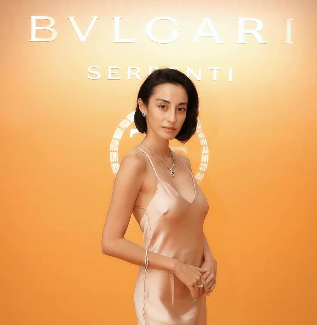 国木田彩良さんのインスタグラム写真 - (国木田彩良Instagram)「@bulgari ブルガリ セルペンティ 75周年  時を超えて紡がれる無限のストーリー展  美しい歴代のジュエリーやセルペンティをテーマにしたアート作品が展示されており、気分が高まりました。  ブルガリ公式LINEで来場予約が出来るそうなので、是非みなさんも素敵な体験を。  @bulgari  #Bulgari #BulgariJewelry #Serpenti #Serpenti75 #pr」11月10日 19時43分 - saiknd