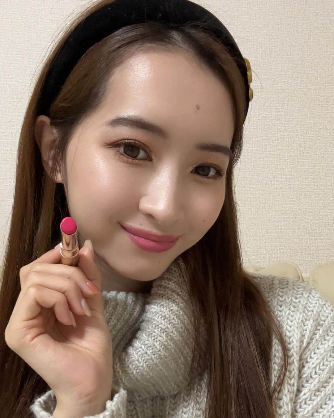 スカイMKのインスタグラム：「久しぶりのセルフィー🫶🫶 お肌作り頑張り中❤️‍🔥」