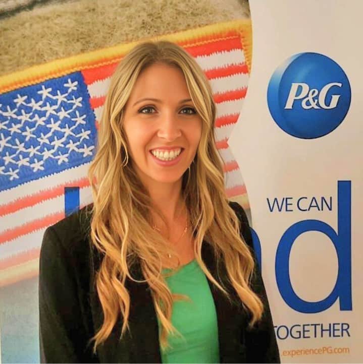 P&G（Procter & Gamble）のインスタグラム：「Military veterans bring a great deal of personal leadership, discipline and perseverance to the workplace. These are skills we value as an organization and look for in potential recruits.    Stephanie Markich, a U.S. Army veteran and Senior Veteran Recruiter at P&G, works hard to show former military service members we recognize their potential and want to build on the unique skills they bring to our business.   Read Stephanie’s story in our link in bio.」
