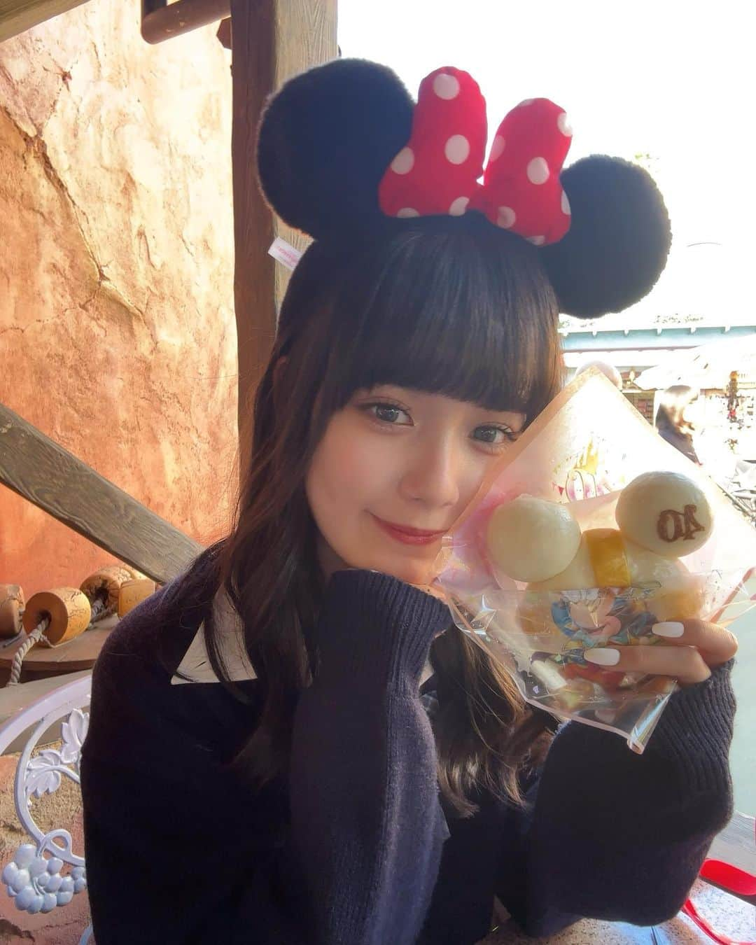 松本恵莉紗さんのインスタグラム写真 - (松本恵莉紗Instagram)「ミッキーのうきわまん🐭💫 みんなは食べた事ありますか〜？ すっごく美味しかったです♡」11月10日 19時56分 - elisa_matsumoto