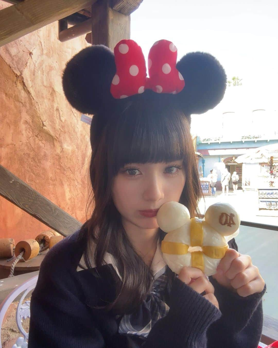 松本恵莉紗さんのインスタグラム写真 - (松本恵莉紗Instagram)「ミッキーのうきわまん🐭💫 みんなは食べた事ありますか〜？ すっごく美味しかったです♡」11月10日 19時56分 - elisa_matsumoto