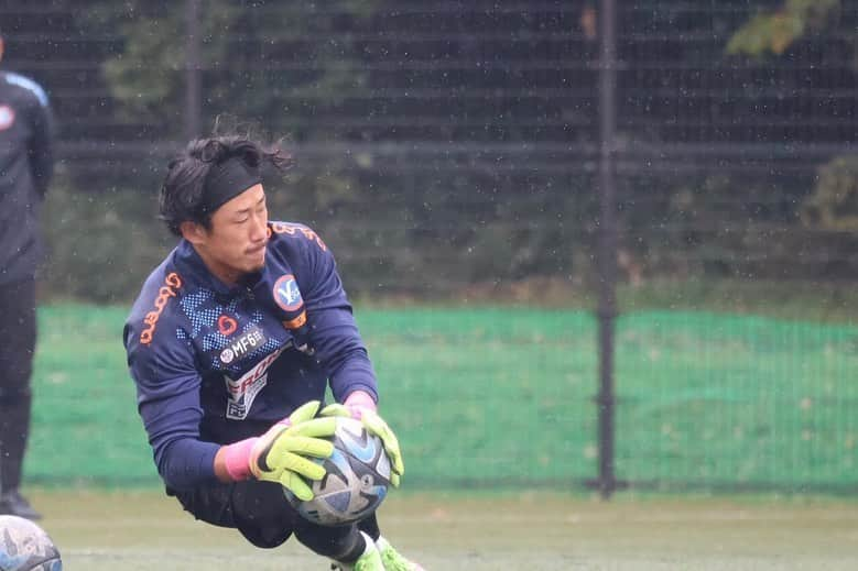 横浜スポーツ&カルチャークラブさんのインスタグラム写真 - (横浜スポーツ&カルチャークラブInstagram)「.  🔵training🟠  11/10  training photo📸 明日は沼津戦🔥  #道本大飛 #萱沼優聖 #花房稔 #児玉潤 #大嶋春樹  NEXT👉 J3リーグ第35節 【HOME】 📅11/11（土）13:00ko 🆚#アスルクラロ沼津  #yscc #Ｊリーグ #jleague #j3 #横浜 #本牧 #soccer #サッカー #bonera」11月10日 20時00分 - yscc_official