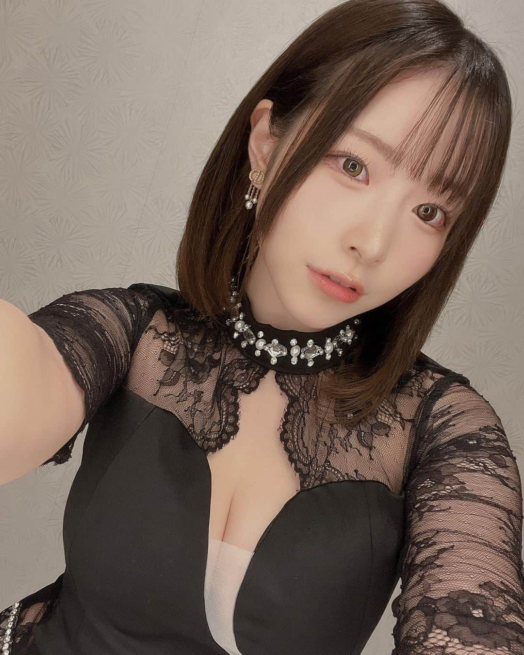 沙月恵奈さんのインスタグラム写真 - (沙月恵奈Instagram)「今日は急遽レッドドラゴン出勤することになりましたー！！🍻 六本木です！  〒106-0032 東京都港区六本木５丁目１−７ 六本木ストリートビル 4階  #レッドドラゴン」11月10日 20時05分 - satsukiena