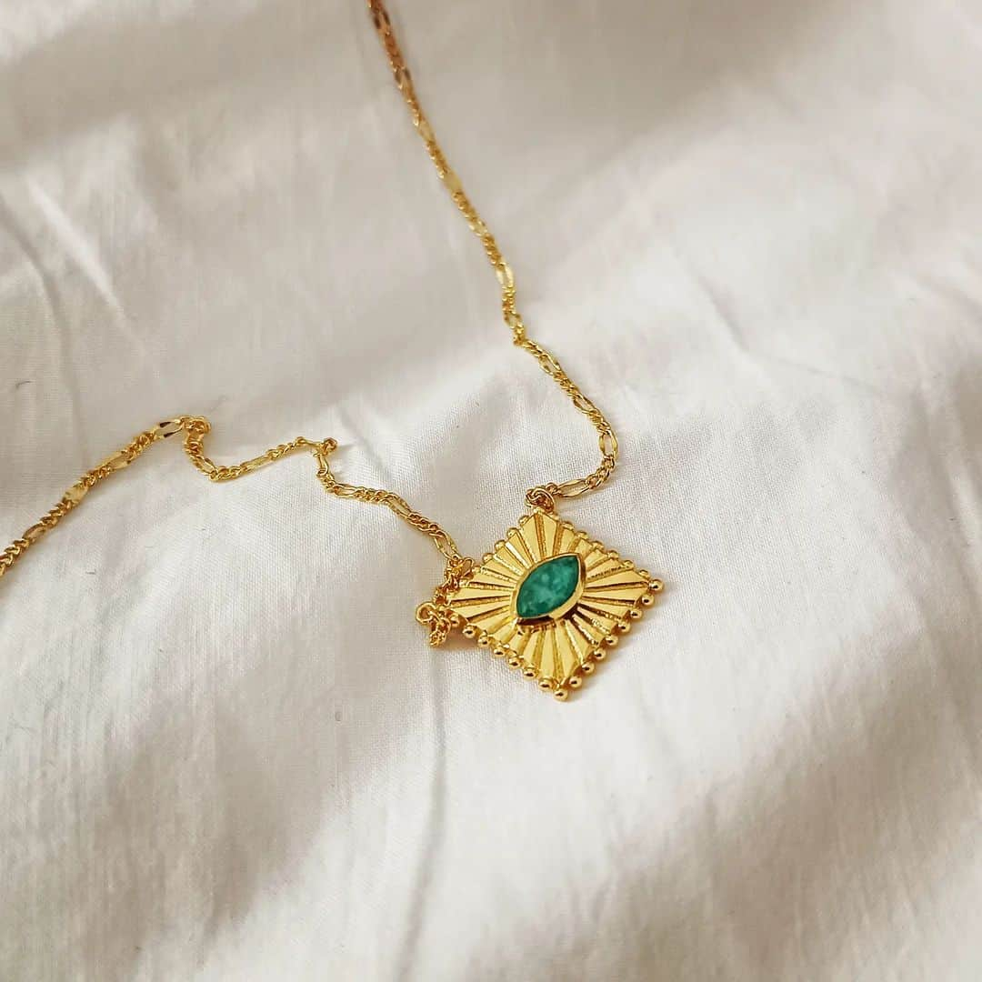 アズニのインスタグラム：「Discover what's new in online: A mini collection of gold plated pieces with aqua, laboradite and green onyx gemstones.  #shopnewin #newaddtion #azuni #newjewellery #giftideasforher #xmas2023 #goldnecklaces」