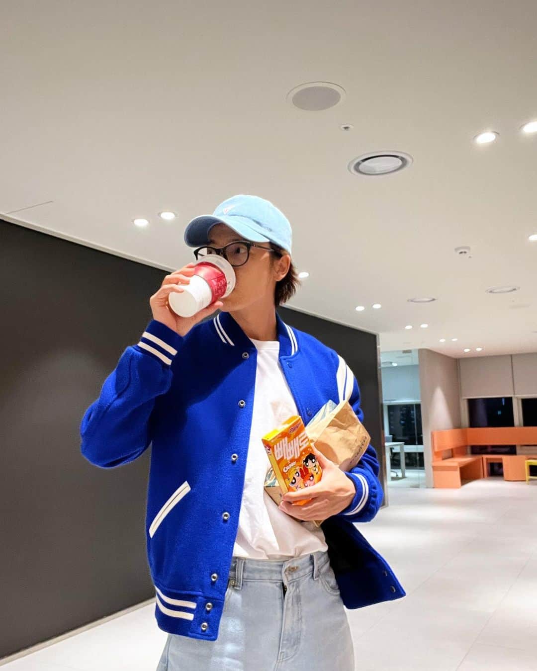 ドンヘのインスタグラム：「오늘도 끝 !」