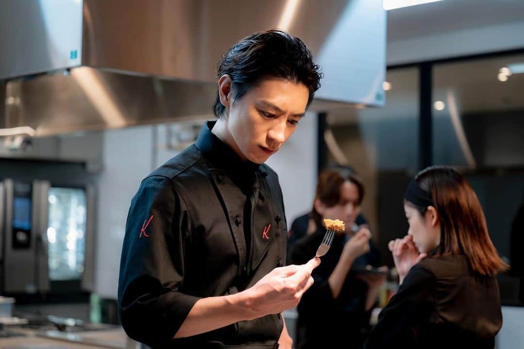 フェルマーの料理さんのインスタグラム写真 - (フェルマーの料理Instagram)「◤フェルマーの料理 あと1⃣時間！◢  まもなく第4話の放送がスタート！ 場面写真で第3話を場面写真で振り返り🔄  第3話のお気に入りシーンは どこでしたか…？  【 #フェルマーの料理 】をつけて みなさんのお気に入りシーンを XでPOSTしてください📣✨️  𝗘𝗽𝗶𝘀𝗼𝗱𝗲.𝟬𝟰 今夜10時放送！🎬」11月10日 21時00分 - fermat_tbs
