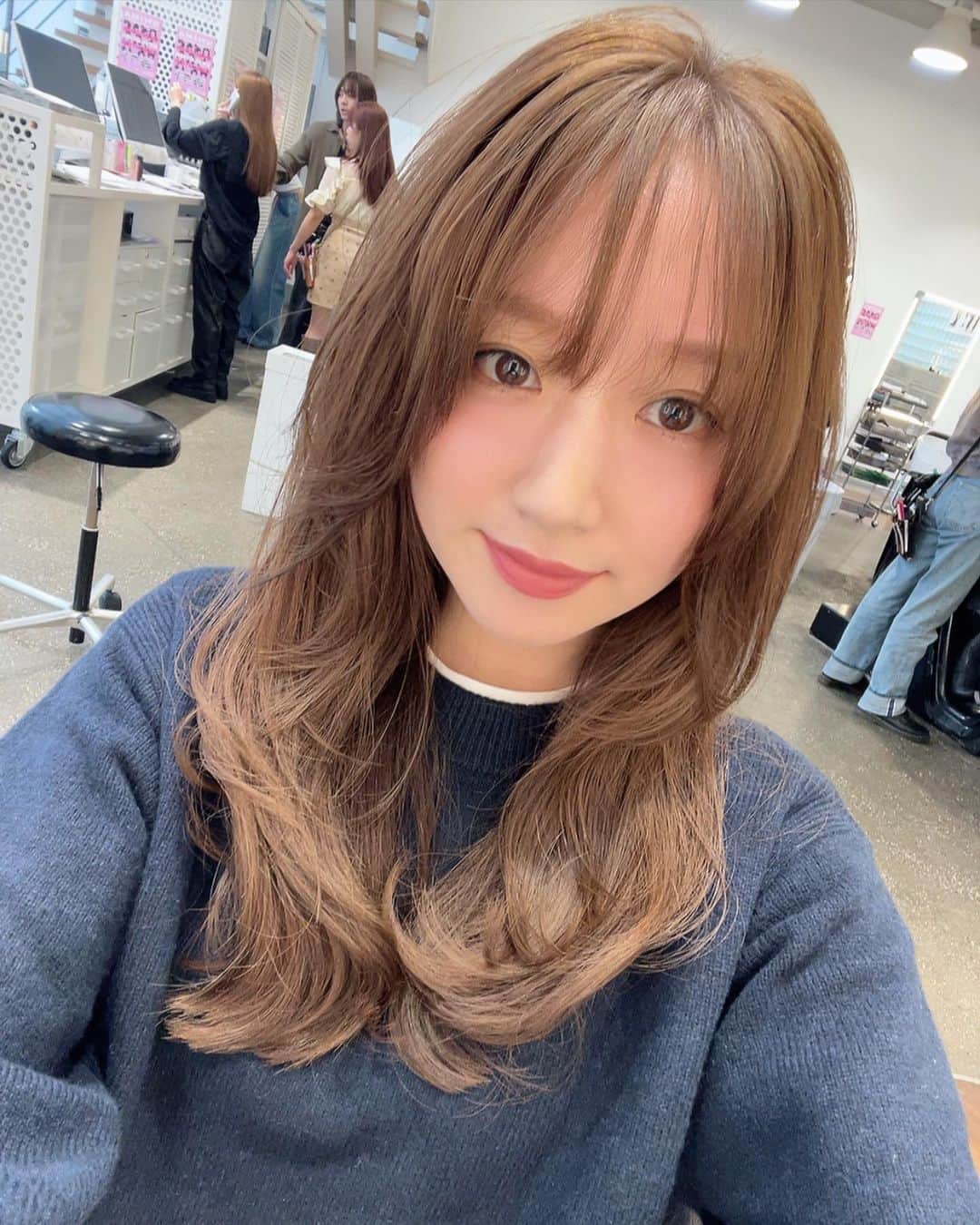 鹿沼憂妃のインスタグラム：「new hair♡ ちょっと変わった？🤭 @kaneta.hair にほぼお任せありがとう✂︎ . #shika_hairstyle #newhair #cawaii」