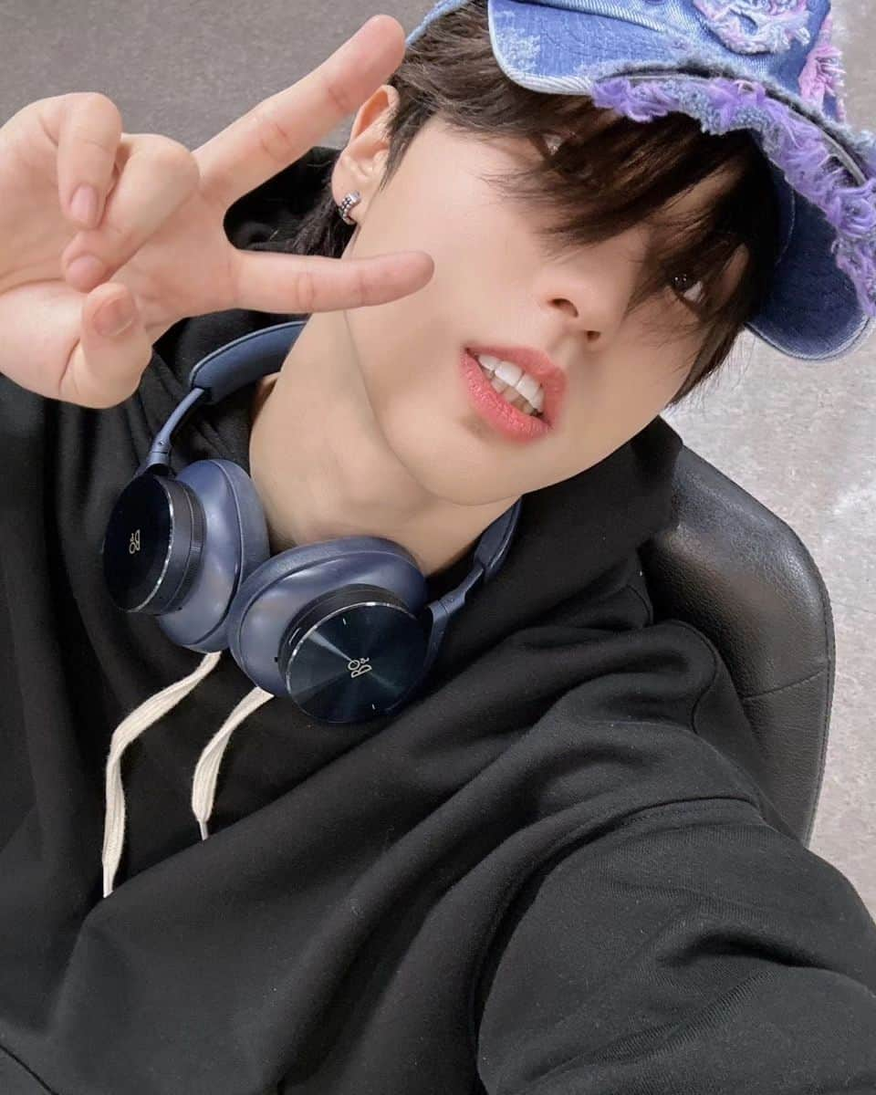 Stray Kidsさんのインスタグラム写真 - (Stray KidsInstagram)「첫방!!!! Yeah~! #loveyou#stay」11月10日 20時27分 - realstraykids