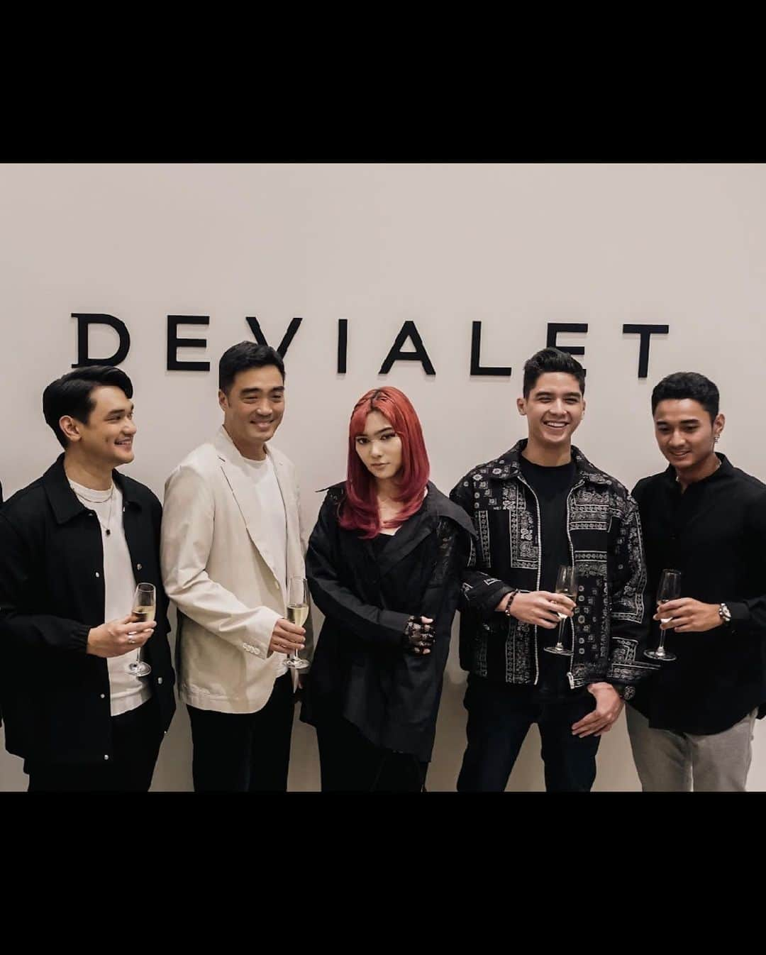 Al Ghazali Köhlerさんのインスタグラム写真 - (Al Ghazali KöhlerInstagram)「Kemarin gue berkesempatan hadir di Peresmian gerai Devialet terbaru di Pacific Place Jakarta. Sekaligus mengokohkan komitmen Devialet dalam menghadirkan kualitas suara yang lebih baik. Yuk, kamu bisa ikutan kesana dan buktikan sendiri kualitas terbaik produknya. #Devialet #DevialetIndonesia」11月10日 20時23分 - alghazali7