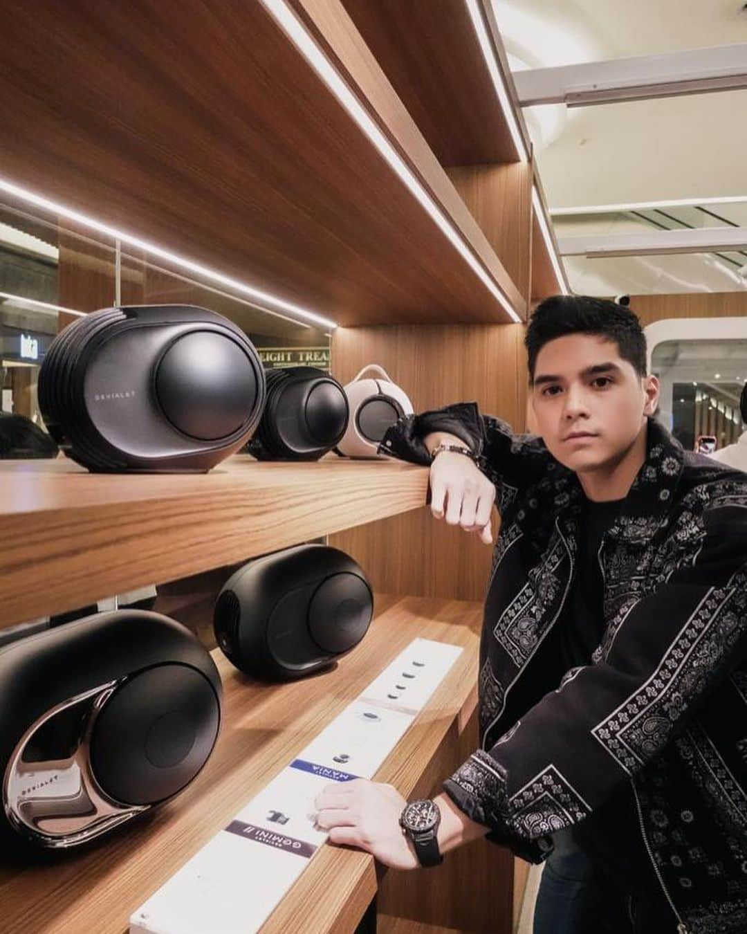 Al Ghazali Köhlerさんのインスタグラム写真 - (Al Ghazali KöhlerInstagram)「Kemarin gue berkesempatan hadir di Peresmian gerai Devialet terbaru di Pacific Place Jakarta. Sekaligus mengokohkan komitmen Devialet dalam menghadirkan kualitas suara yang lebih baik. Yuk, kamu bisa ikutan kesana dan buktikan sendiri kualitas terbaik produknya. #Devialet #DevialetIndonesia」11月10日 20時23分 - alghazali7