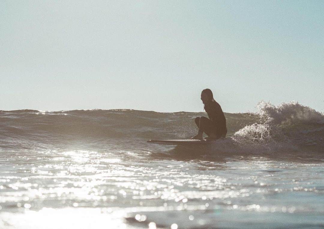 栗山遥さんのインスタグラム写真 - (栗山遥Instagram)「カリフォルニアサーフ、本当にスペシャルな時間と経験でした❤︎幸せ、満足感と豊かさ、愛、感謝の気持ちでいっぱい。海で会えた皆さん、ありがとう🌞🌼   @nachos.san 素敵な水中写真ありがとう❤︎」11月10日 20時26分 - harukakuriyama