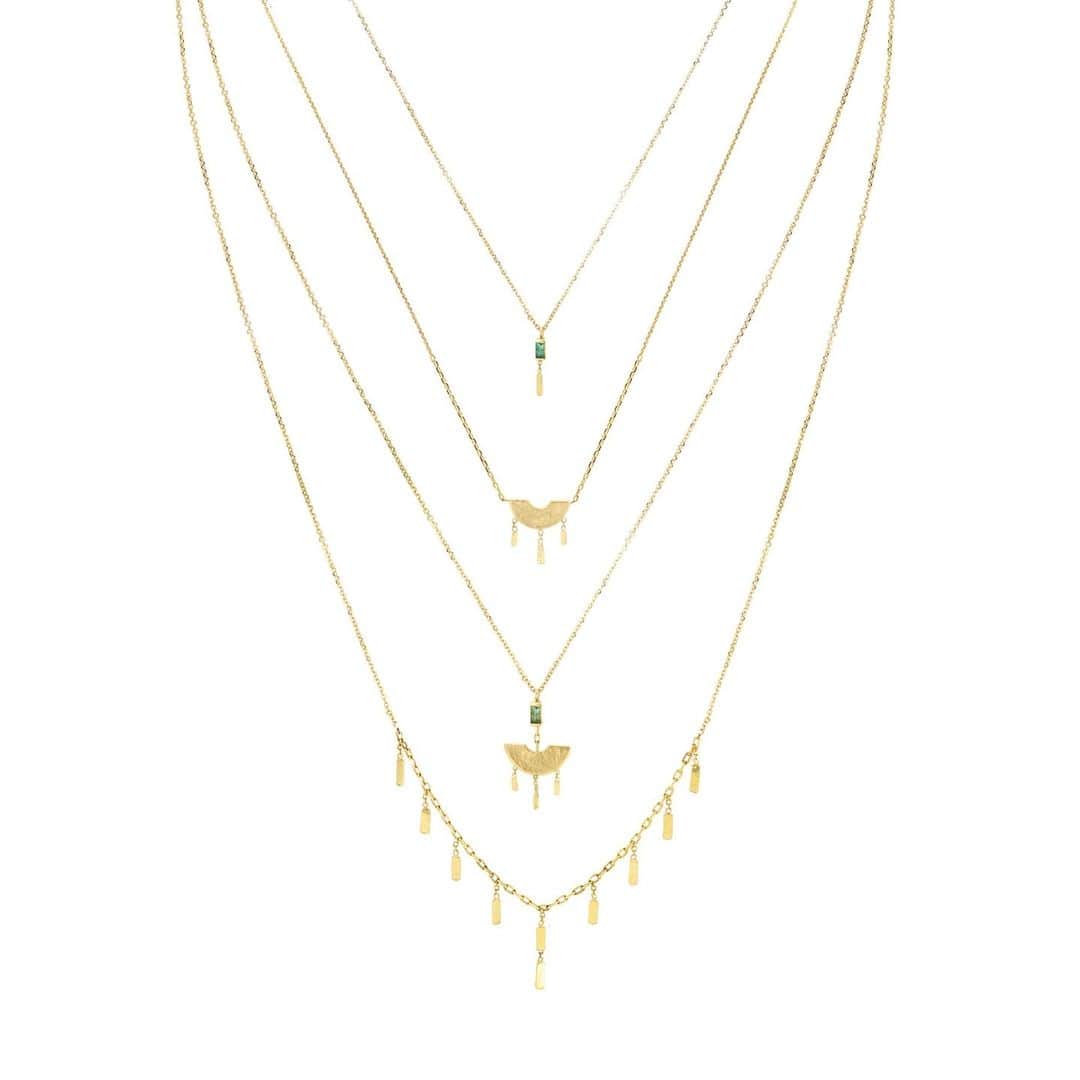 スイート ピーのインスタグラム：「Which Enchanting Collection necklace would you choose? Or maybe all of them layered up?! A delicate & chic 18ct gold collection with tiny emerald baguettes and gold flecks that shimmer in the light- enchantingly timeless! ✨  . . See the full collection online. . . . #femalejeweller #finejewellery #sweetpeajewellery #madeinlondon #18ctgoldjewellery #jewellerydesign #bridaljewellery #fashionjewellery #jewelleryaddict #jewelryaddict  #jewellery #handmade #instagood #instajewelry #handmadejewellery #jewelrygram #goldjewellery #goldfinejewelry #recyclingweek #recycledgold #recyccledgoldjewellery recycledgoldjewelry #enchanting #emeraldbaguette #emeralds #emeraldjewellery #emeraldgoldjewellery」