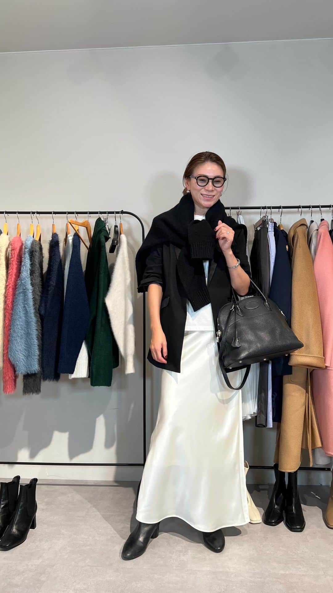 ur'sのインスタグラム：「KUMIさんが選ぶイベントコーデ②  KUMIさん 165cm/Mサイズ・廣岡 153cm/Sサイズ」
