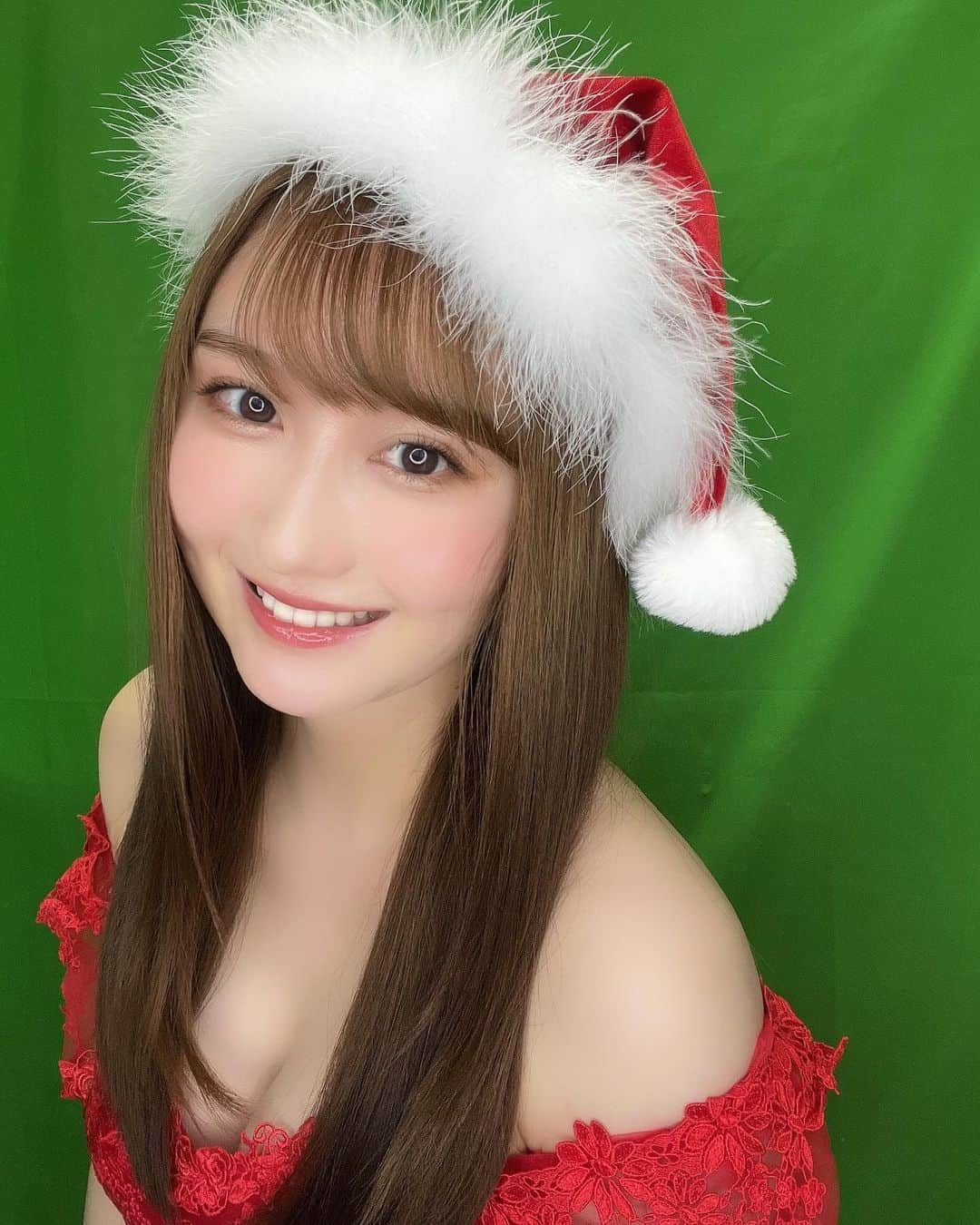 矢倉楓子さんのインスタグラム写真 - (矢倉楓子Instagram)「イベントのお知らせ🎄 皆さん！今年のクリスマスイブは空けてくれていますか？？🤶✨  イベントのチケットは明日11/11(土)20時からFC先行発売となります！！ 是非この機会にfuiceへ🍨🤍  先着順となりますので、皆さん是非お早めに💨 今年最後の素敵な思い出を作りましょう☺️💖  ※ストーリーのチケットURLは外部ブラウザで開くと見れます！  🎄FUKO Xmas event🎄  【開催日時】 12/24(日) 開場12:40/開演13:00 ※終了後特典会（写メ会、チェキ撮影会、私物サイン券）を実施します。  【会場】 PEAKS STUDIO「空中酒場」 東京都渋谷区神宮前2-34-17 住友不動産原宿ビル 10F  #クリスマスイブ🎄  #ファンクラブイベント  #サンタコス」11月10日 20時32分 - fufu_ice