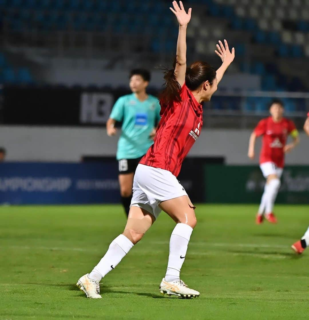 伊藤美紀さんのインスタグラム写真 - (伊藤美紀Instagram)「第2戦 6-1勝利✨ 夜遅くの配信にも関わらず見て下さった皆さん、そして現地で応援してくださった皆さん 応援ありがとうございました！！ . 次もみんなで勝つぞー！♦️ やるぞ✊🏻やるぞ✊🏻やるぞー✊🏻❤️‍🔥 . #三菱重工浦和レッズレディース #伊藤美紀 #5 #afcwomensclubchampionship2023  #ACL #ASIAにURAWAを響かせろ」11月10日 20時35分 - miiiiiki.ito6