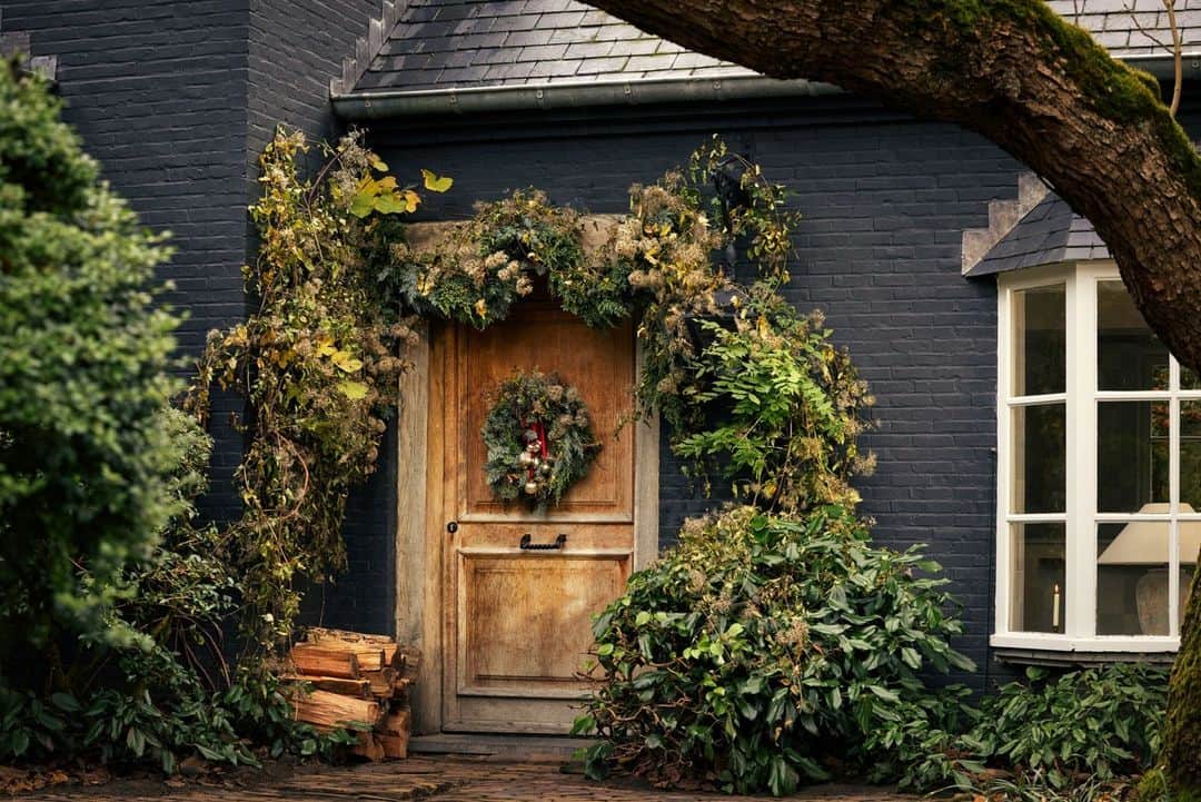Zara Homeのインスタグラム：「CHRISTMAS • Welcome to the magical season. Find out the entire Christmas Collection at zarahome.com」