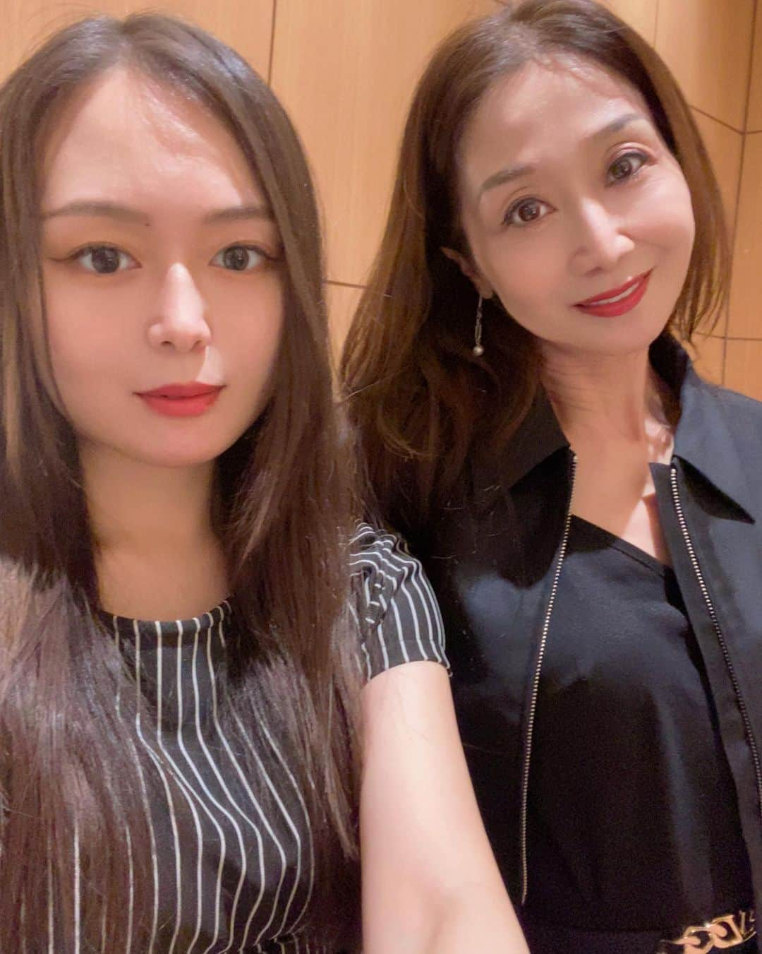 リンさんのインスタグラム写真 - (リンInstagram)「娘とお出かけデー🖤  Mom  and daughter outing day .   妈妈和女儿的外出天。」11月10日 20時38分 - rinn0626