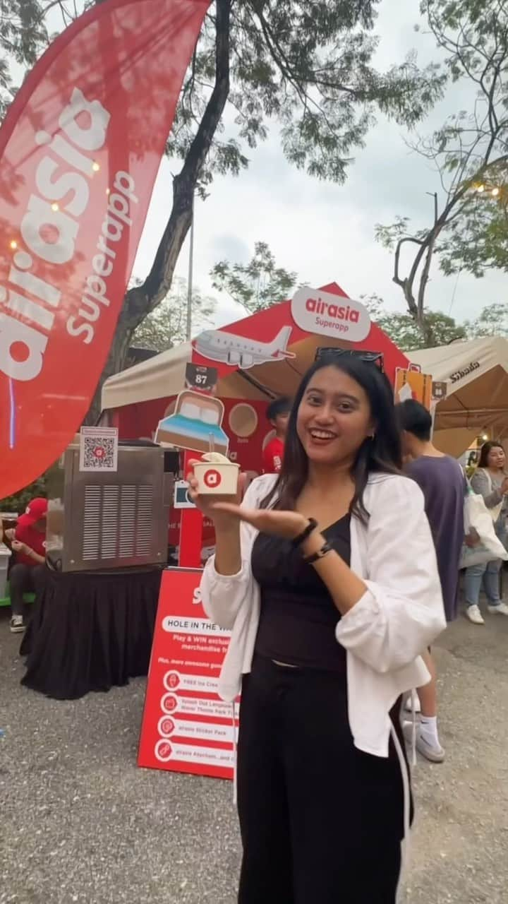 エアアジアのインスタグラム：「Spend the long weekend this #Deepavali at @artbox_my in Sunway Pyramid! 🪔✨ Use promo code ABMY3OFF to enjoy RM3 OFF your 2 airasia rides! 🚗   Oh, don’t forget to drop by our #airasiasuperapp Super Sale booth for a sweet surprise 🍦 and follow us for more amazing travel promos! 📲🌎  #airasiapromo #travelmalaysia #airasiaride #supersale」