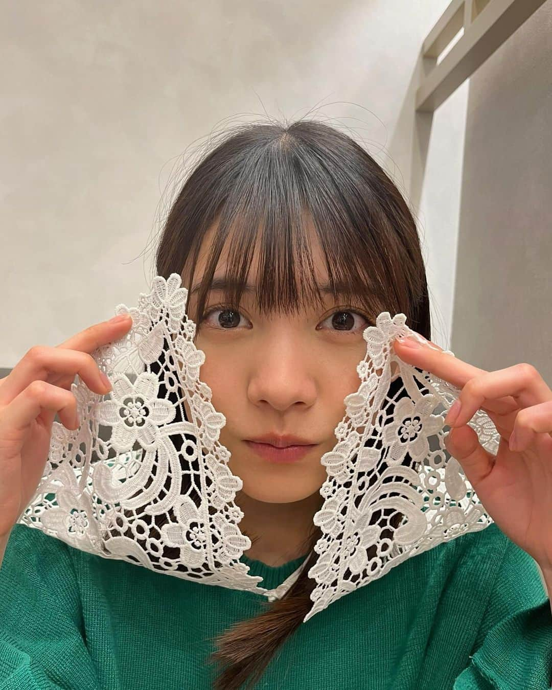 松永有紗のインスタグラム：「マネージャーです🦭  どちらの🤷‍♀️ #松永 さんが🐥 お好みでしょうか❓  #自然体  #写真  #now  #green  #photo  #happy #photography」