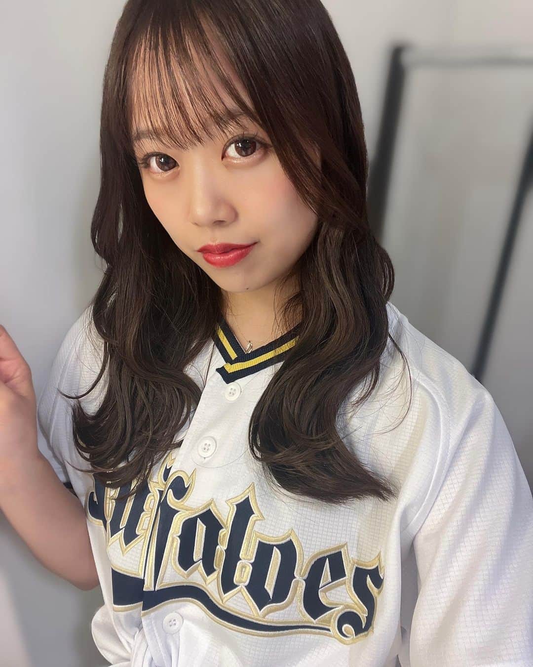 REINAさんのインスタグラム写真 - (REINAInstagram)「⁡ こんばんは🐰♥️ ⁡ ⁡ 明日はららぽーと門真・ 三井アウトレットパーク 大阪門真にて イベントです🫶🏻🫶🏻 ⁡ 私たちBsGirlsは11:00〜の出演予定です🎼 一緒に楽しみましょうね＾＾ ⁡ ⁡ 今隣には🦦さんがいます（笑） 明日も一緒ほとんど毎日一緒🤝🏻❤︎ ⁡   ⁡ ⁡ ⁡ #オリックス #BsGirls #Bs2023 #NPB #BsGirls10th💎#ORIX #buffaloes  #プロ野球 #baseball #野球 #野球好き #オリ姫  #インスタ野球女子 #野球好きな人と繋がりたい  #オリックスファンと繋がりたい  #follow #following #tagsforlike #instalike #like4like #followme  #reina_bsgirls #reina_360 #SMILE全開 #🌼 #🐰 #🥐」11月10日 20時50分 - reina_bsgirls_360