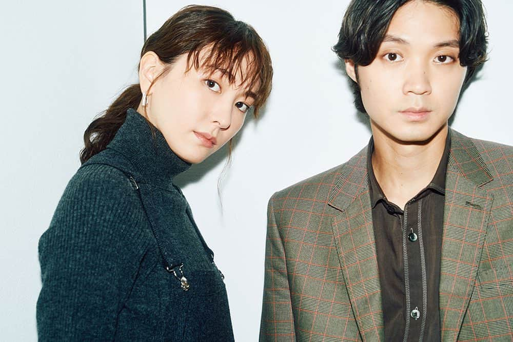 Numero TOKYOさんのインスタグラム写真 - (Numero TOKYOInstagram)「新垣結衣・磯村勇斗 インタビュー「考えて、想像し続けること。それが思いやりに繋がるのかもしれない」  朝井リョウによるベストセラー小説『正欲』が映画化された。この作品は、とある性的指向を持つ人々が登場する物語だ。ダイバーシティが謳われる今、どんな“多様性”なら認められるのか。もし、それが社会に許されないものなら、どう生きればいいのか。この作品は、観客ひとりひとりに“多様性”の本当の意味とは何か、強く問いかけてくる。本作では、ある性的指向により、毎日、息をひそめて生きる桐生夏月を新垣結衣が、また、夏月と15年ぶりに再会する中学の同窓生、佐々木佳道を磯村勇斗が演じる。2人はこの作品を通して、何を感じたのだろうか。  インタビューはNumero.jp にて掲載中✨  #映画正欲 #新垣結衣  #磯村勇斗 #numerotokyo #numerotokyo172 #magazine #mode #fashion #art #culture #beauty #lifestyle #people #photo #tokyo #interview #インタビュー」11月10日 21時00分 - numerotokyo