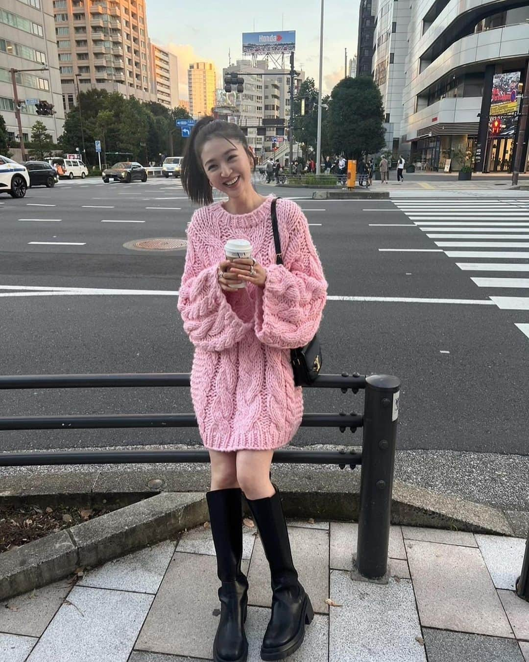 上西星来さんのインスタグラム写真 - (上西星来Instagram)「以前リールで載せたpink Knitの写真を見たい☺️!!! という声を沢山いただいたので☺️(ありがとうございます🙏🏻)  pinkKnit🩷 @the_toe_official」11月10日 21時04分 - seira_jonishi_tpd