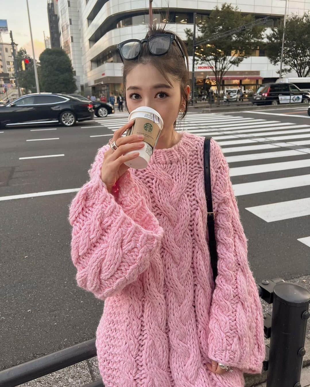 上西星来さんのインスタグラム写真 - (上西星来Instagram)「以前リールで載せたpink Knitの写真を見たい☺️!!! という声を沢山いただいたので☺️(ありがとうございます🙏🏻)  pinkKnit🩷 @the_toe_official」11月10日 21時04分 - seira_jonishi_tpd