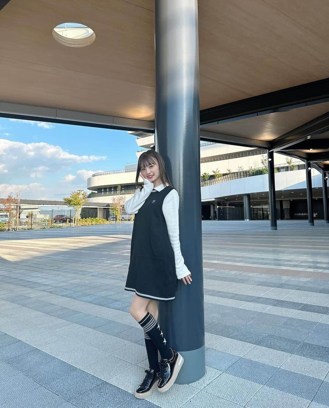 新澤菜央さんのインスタグラム写真 - (新澤菜央Instagram)「僕の恋人がかわいすぎる❔ ⠀ ⠀ ワンピースのサイズ感が神。 全国の156センチの人に着てほしい。  #156cmの人と繋がりたい #彼女の私服がかわいい #低身長コーデ #sサイズコーデ #156cm #骨格ウェーブ #カジュアルコーデ #冬コーデ #ワンピースコーデ #tinajojun #zara #lucida #code #ootd」11月10日 21時06分 - _shinshin_48