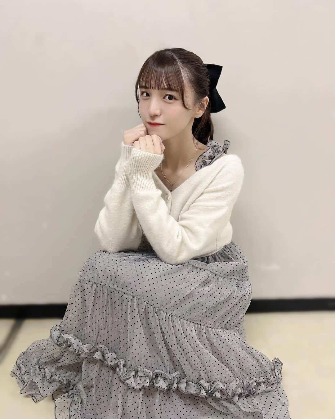 茉城奈那のインスタグラム：「昨日のましろコーデ🐇 ⁡ 秋のデート服がテーマらしい( ⑉¯ ꇴ ¯⑉ ) ⁡ ⁡ ⁡ ⁡ ⁡ #アイドル #地下アイドル #idol #ınstagood #ヘアアレンジ #ポニーテール #ポニーテールアレンジ #ピンクブラウン #ブラウンカラー #グレージュ」