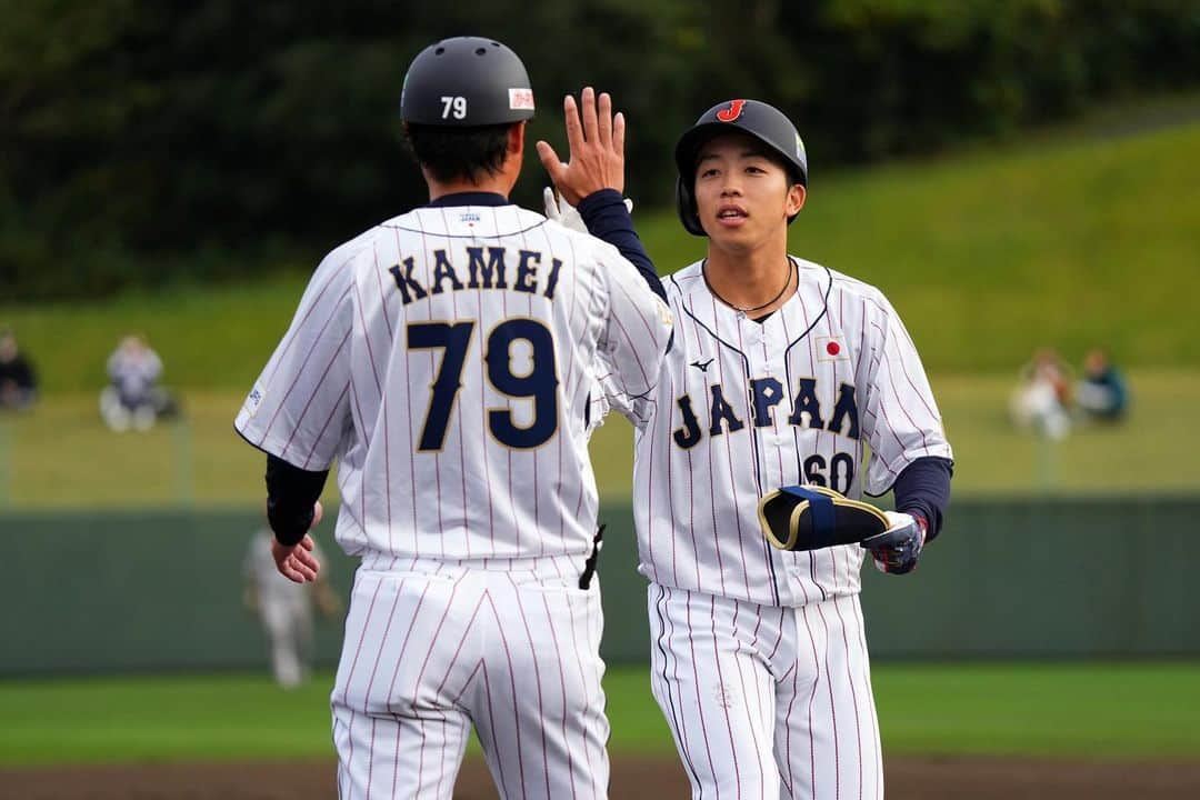 侍ジャパンさんのインスタグラム写真 - (侍ジャパンInstagram)「「カーネクスト アジアプロ野球チャンピオンシップ2023」に向けた侍ジャパン宮崎秋季キャンプ2023の4日目は初の実戦となる巨人戦が行われ、0対1で敗戦。試合に敗れるも多くの収穫を得た練習試合となりました。  https://www.japan-baseball.jp/jp/news/press/20231110_1.html  #侍ジャパン #侍ジャパン宮崎秋季キャンプ2023 #アジチャン #井端弘和 #藤原恭大 #秋広優人 #赤星優志 #隅田知一郎 #佐藤輝明 #早川隆久 #横山陸人 #岡林勇希」11月10日 21時09分 - samuraijapan_official