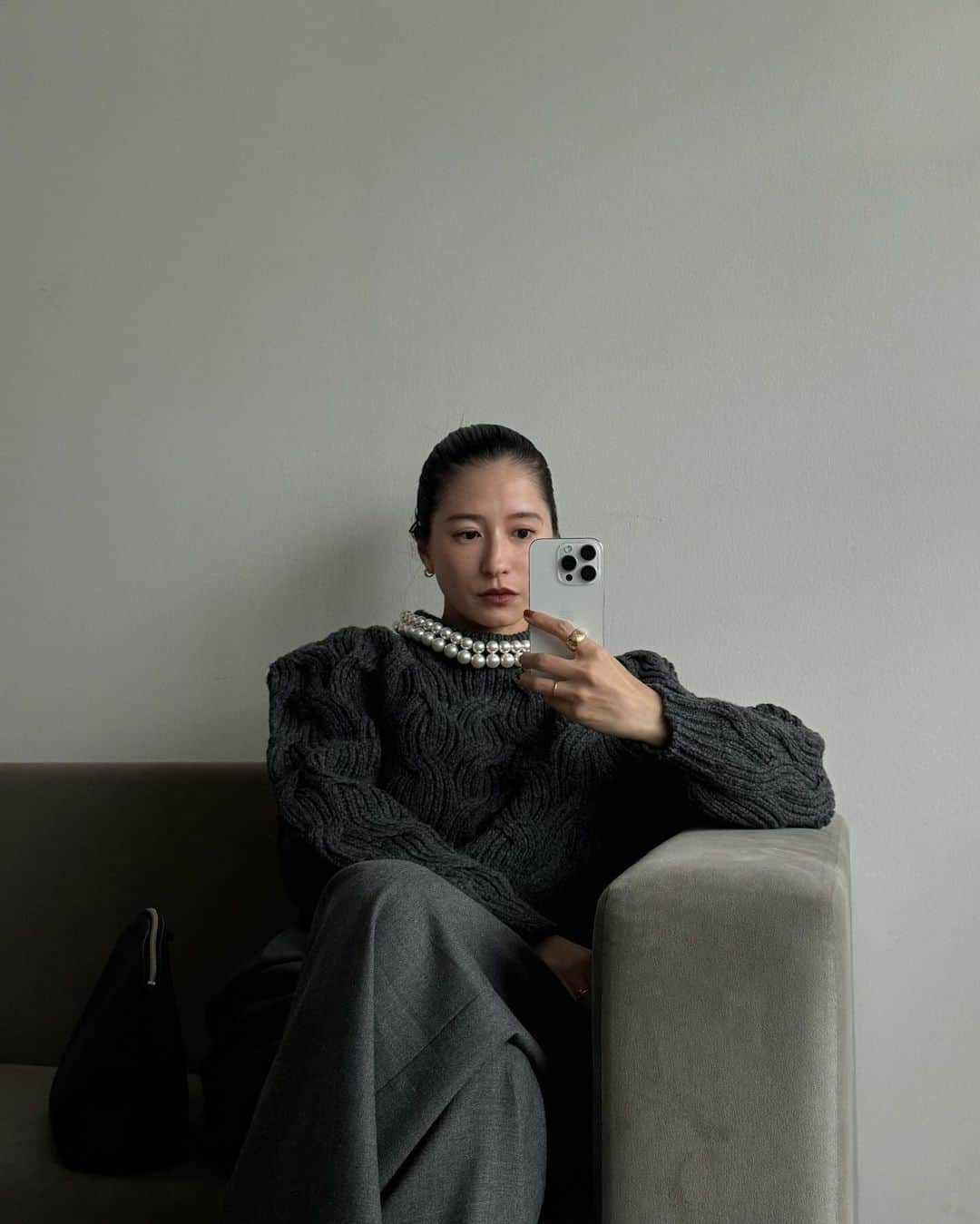 松本恵奈さんのインスタグラム写真 - (松本恵奈Instagram)「パールニット♡ 可愛すぎるぜっ⚪️⚪️⚪️ 一枚でも、アウターの中にもおすすめです♡ #clane #新作 #knit」11月10日 21時09分 - ena1123